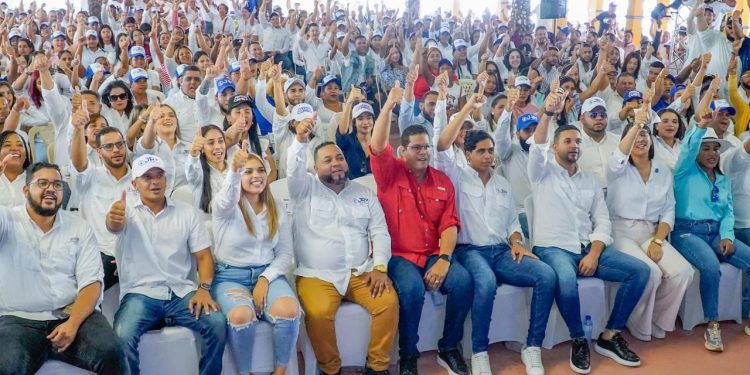 Juventud del PRM juramenta a cientos de jóvenes en la provincia San José de Ocoa