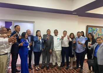 Aspirantes a alcaldes del PRSC y de la Fuerza del Pueblo se juramentan en el PLD