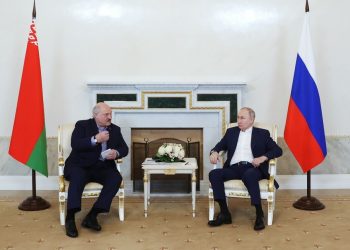 Putin y Lukashenko discuten el conflicto ucraniano