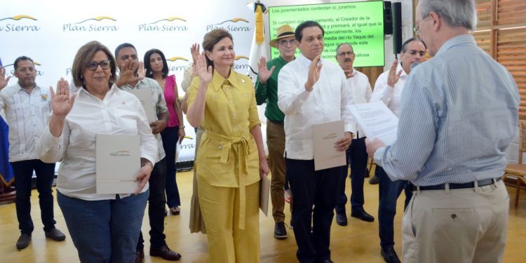 Juramentan a la vicepresidenta Raquel Peña y al ministro de Salud como nuevos socios del Plan Sierra