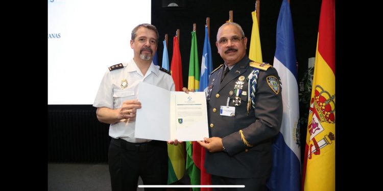 Rector del IPES participa en exitoso curso de alto mando de Policías Iberoamericanas en España