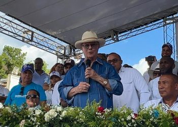 Senador Santiago Zorrilla lanza su campaña para un nuevo período con el respaldo del expresidente Hipólito