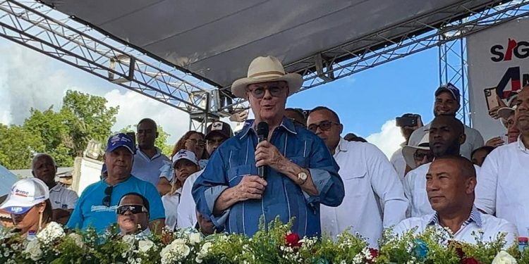 Senador Santiago Zorrilla lanza su campaña para un nuevo período con el respaldo del expresidente Hipólito