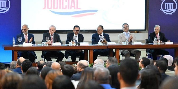 TC realiza tercera Cátedra Dr. Manuel Bergés Chupani con conferencia del magistrado Manuel Ramón Herrera Carbuccia
