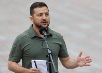 Tensiones en Ucrania: Zelenski despide a su embajador en Londres y renuncia el ministro de Cultura