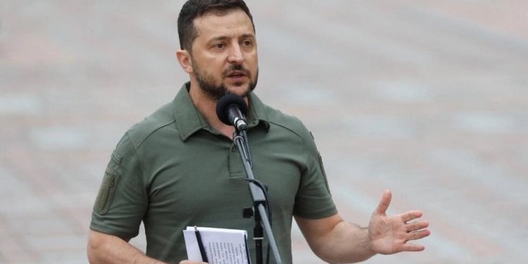 Tensiones en Ucrania: Zelenski despide a su embajador en Londres y renuncia el ministro de Cultura
