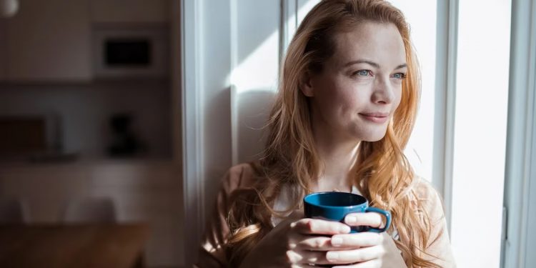 Qué otras dos bebidas son tan sanas como el agua, según los expertos de Harvard