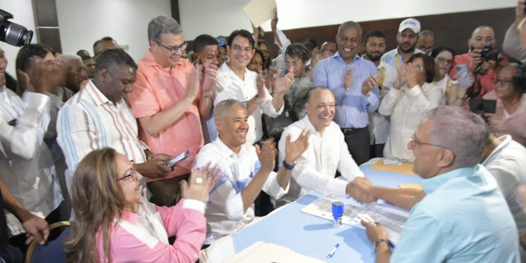 Proceso de inscripción candidaturas del PRM se desarrolla con gran entusiasmo y normalidad en Santiago