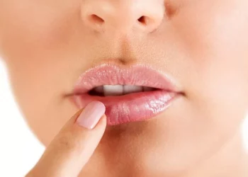 Me he quemado los labios con el sol, ¿cómo curarlos?