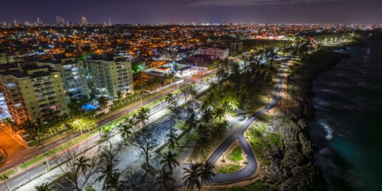 Presidente Abinader y ministro Collado inauguran nuevo malecón de SD Este con una inversión superior a los 310 millones de pesos