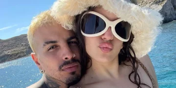 Viral: Rosalía llora al cantar canción que le dedicó a Rauw Alejandro