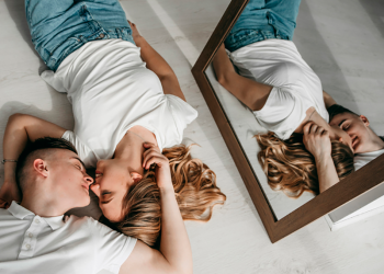 Cómo utilizar un espejo para aumentar el placer en el sexo