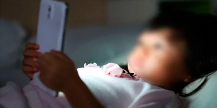 China prohibirá a los menores de 18 años conectarse a internet de noche