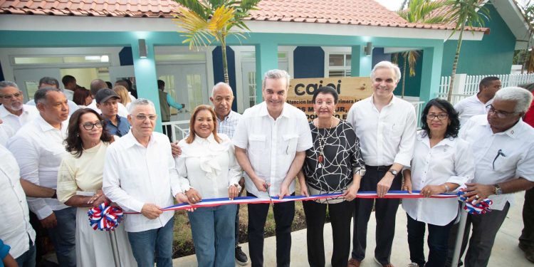 El presidente Abinader inaugura un CAIPI en Los MIna Sur