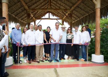 Presidente Abinader inauguró once obras y entregó 64 apartamentos en Bonao, la Vega y Santiago este fin de semana