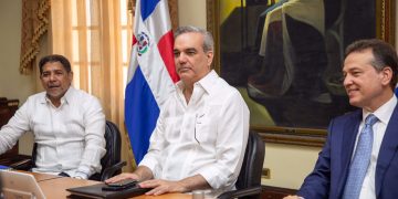 Presidente Abinader se reúne con Comisión Interministerial y sector arrocero para dar seguimiento al diálogo del arroz en el DR-Cafta