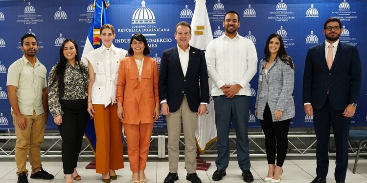 MICM y Fundación Jenny Polanco acuerdan impulsar desarrollo futuros profesionales de la moda