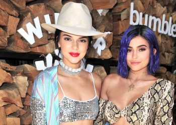 Kylie y Kendall Jenner revelaron lo difícil que fue su adolescencia en el final de ‘The Kardashians’