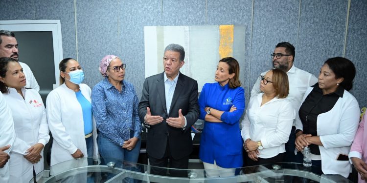 Leonel: Médicos y enfermeras de la Fuerza  del Pueblo seguirán apoyando las víctimas de San Cristóbal