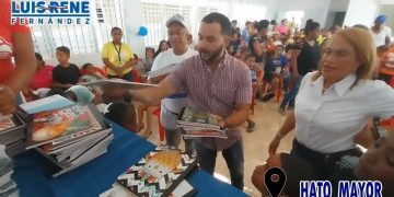 Diputado PRM Luis René entrega miles de útiles escolares a estudiantes de escasos recursos