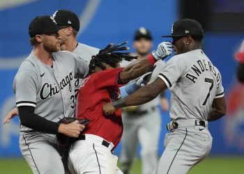MLB suspende 6 juegos a Anderson y 3 a Ramírez por pelear