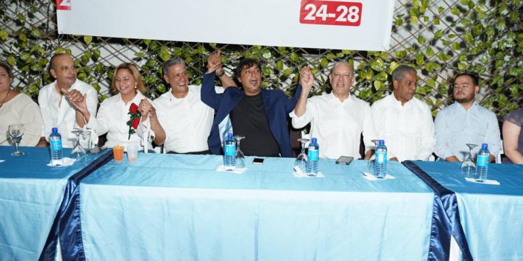 Movimiento Caminando con Abinader ofrece apoyo aspirantes alcalde y diputados por Santiago