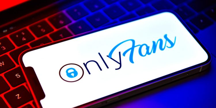 Revelan cuánto gana en dividendos cada día el dueño de OnlyFans