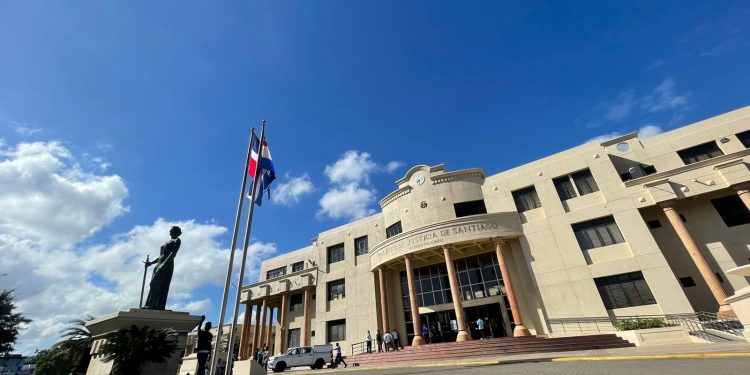 Tribunal condena a 10 años de prisión a hombre que abusó sexualmente de hijastra de 11 años 