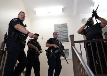 Evacuaron el Senado de EEUU: intentan determinar si hay un hombre armado