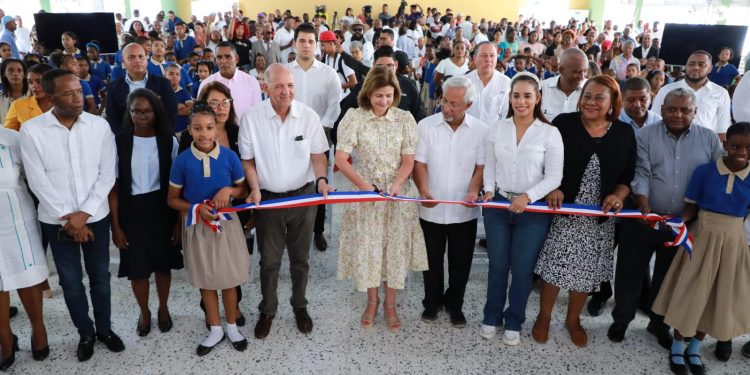 Vicepresidenta Raquel Peña afirma Gobierno mejora red de escuelas públicas para que niños y jóvenes tengan educación de calidad