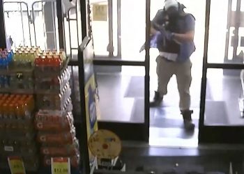 El autor del tiroteo racista en Jacksonville había comprado sus armas de modo legal