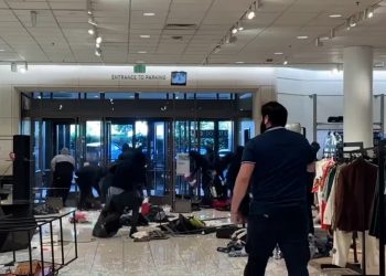 Entraron a otra tienda de lujo en Los Ángeles y robaron más de 300 mil dólares en mercadería
