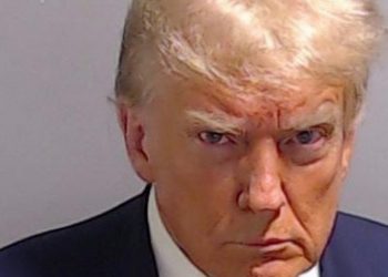 Trump, libre tras un fugaz pero inédito arresto en su cuarta causa penal