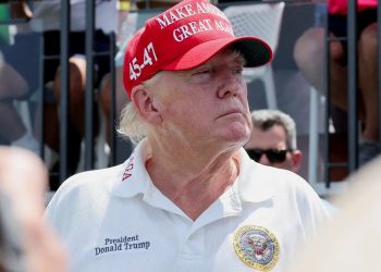 Trump sigue liderando la interna republicana y De Santis da un volantazo para intentar alcanzarlo