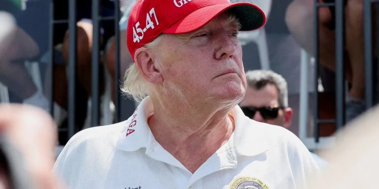 Trump sigue liderando la interna republicana y De Santis da un volantazo para intentar alcanzarlo