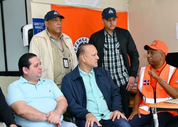 Ulises Rodríguez ofrece apoyo a entidades de socorro en Santiago, ante el paso de la tormenta tropical Franklin