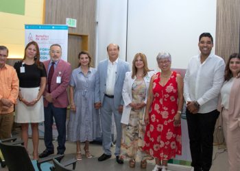 Unión Médica se convierte en el primer centro de acopio de Botellas de Amor en todo el Cibao
