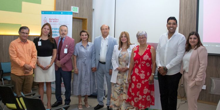 Unión Médica se convierte en el primer centro de acopio de Botellas de Amor en todo el Cibao
