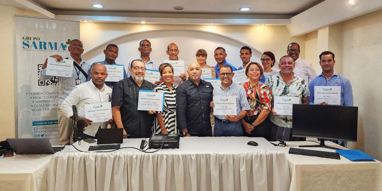 Realizan charla formativa para comunicadores y periodistas de Hato Mayor