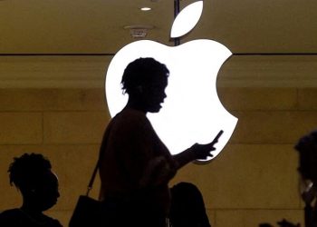 Caen las ventas de iPhone y accionistas castigan las acciones de Apple