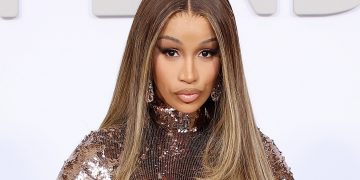 El micrófono que Cardi B le lanzó a una mujer durante su concierto supera los US$30,000 en subasta