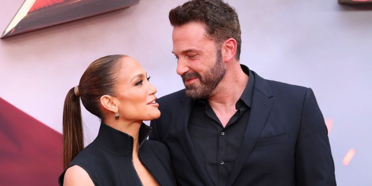 JLo. felicita a Ben Affleck por su aniversio