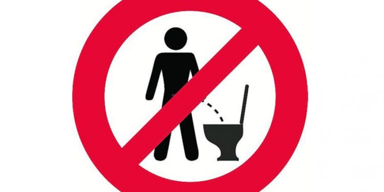 Hacer pis sentado o de pie ¿qué es mejor para la próstata?