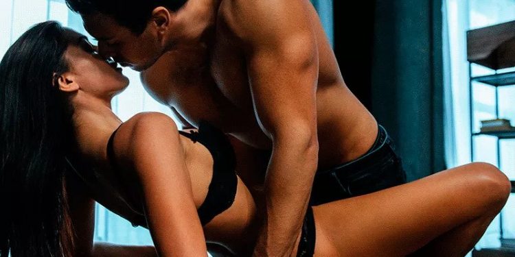 Las cinco posturas sexuales que más calorías queman