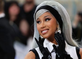 Cardi B no enfrentará cargos por lanzarle micrófono a una mujer durante su concierto en Las Vegas