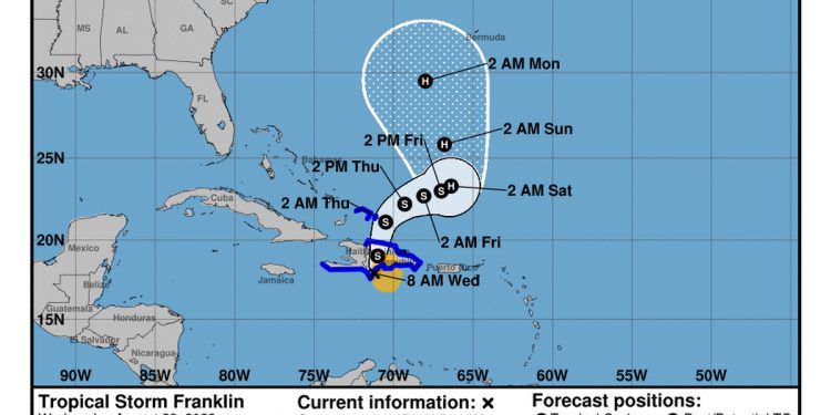 Franklin toca tierra en el sur de República Dominicana