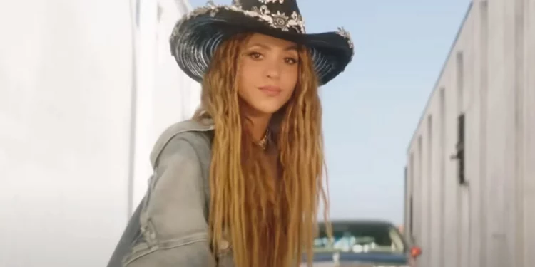 Shakira lanza otras indirectas a Piqué en nuevo tema: «Ahí sigue mi exsuegro que no pisa sepultura»