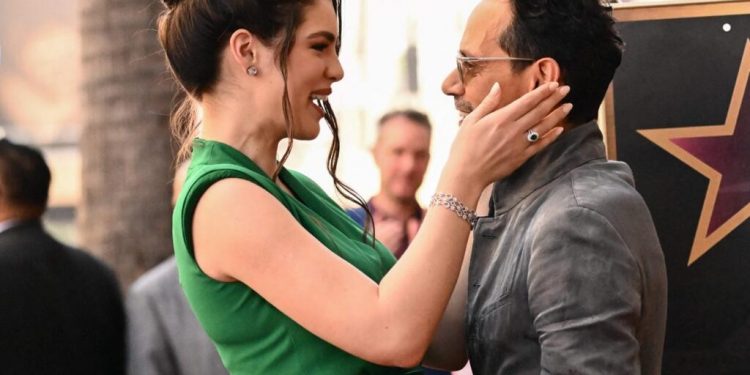 Marc Anthony y Nadia Ferreira celebran el bautismo de su hijo en México
