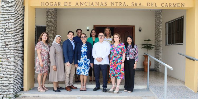 AFP Popular y UNFPA donan camas a centros de adultos mayores