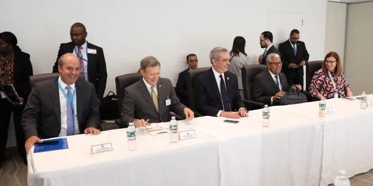 Presidente Abinader define a Kenia como un nuevo amigo de República Dominicana